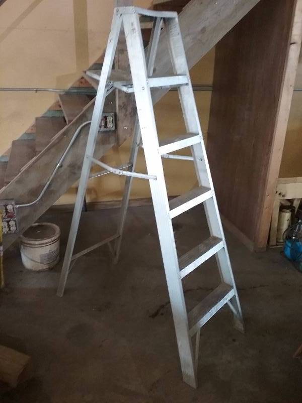 lot 180 image: Aluminum Ladder