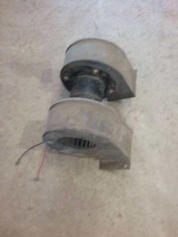lot 185 image: Twin Squirrel Cage Blower, 12v