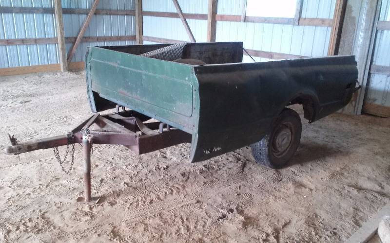 lot 2 image: 1970 Chevy PickUp Box Homebuilt Trailer