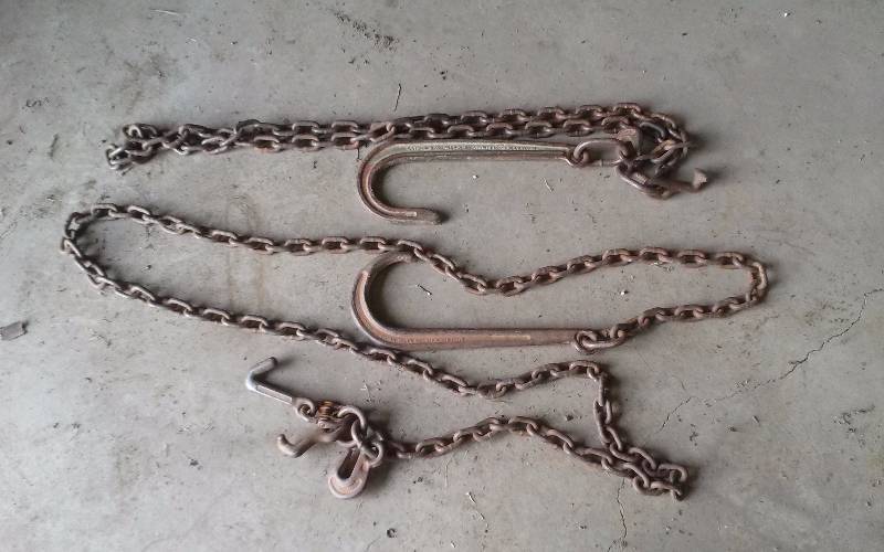 lot 16 image: (2) Tow Truck Chains, 9FT each