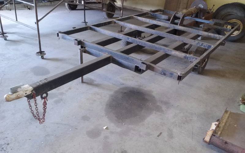 lot 19 image: Wood Splitter Project, with Kohler 12hp Motor, Hydraulic Motors & valve