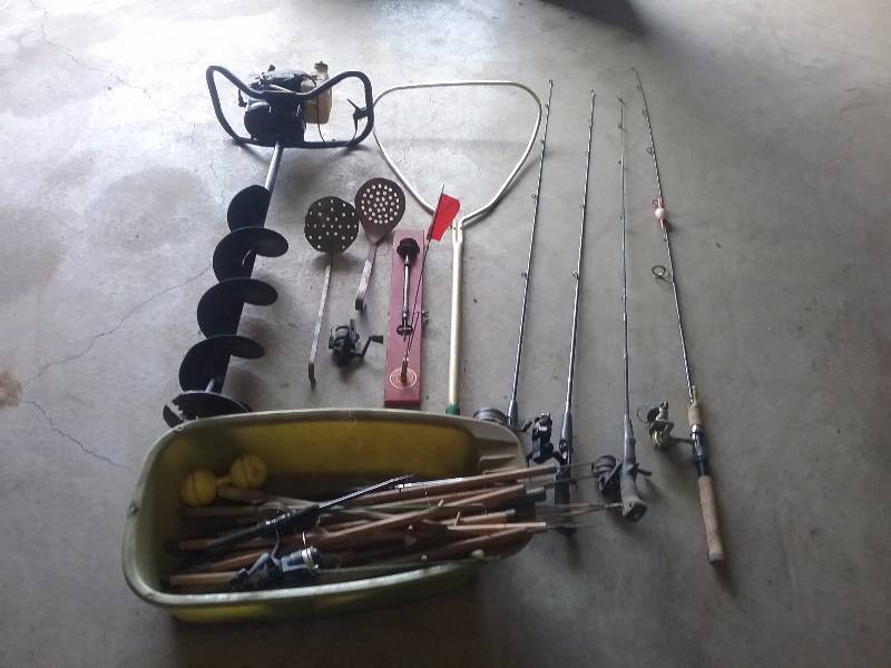 lot 216 image: Lot - Misc Fishing, Auger, RodsReels, Ice Fishing, etc