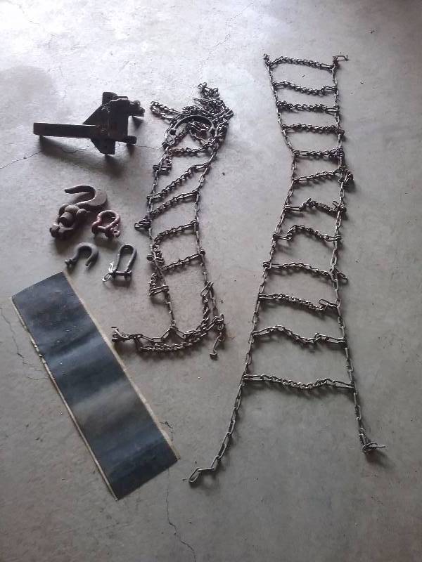 lot 220 image: Lot - Misc Tire Chains, Hooks, Clevis
