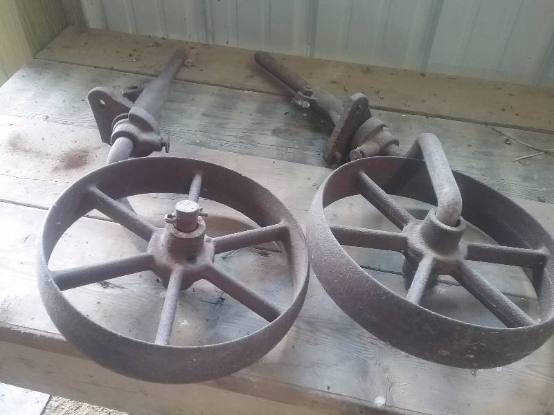 lot 236 image: Metal 12 Wheels