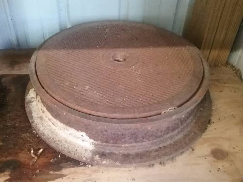 lot 240 image: Manhole Ring & Cover, 2FT