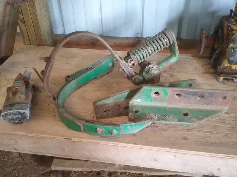 lot 244 image: Lot -Misc Farm Equipment Parts