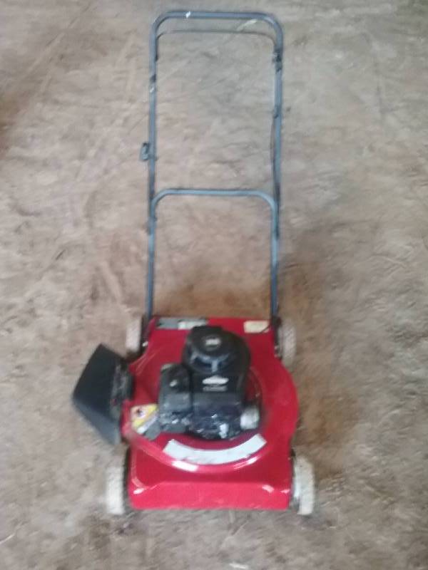 lot 247 image: 3.5hp 20 Murray Lawn Mower