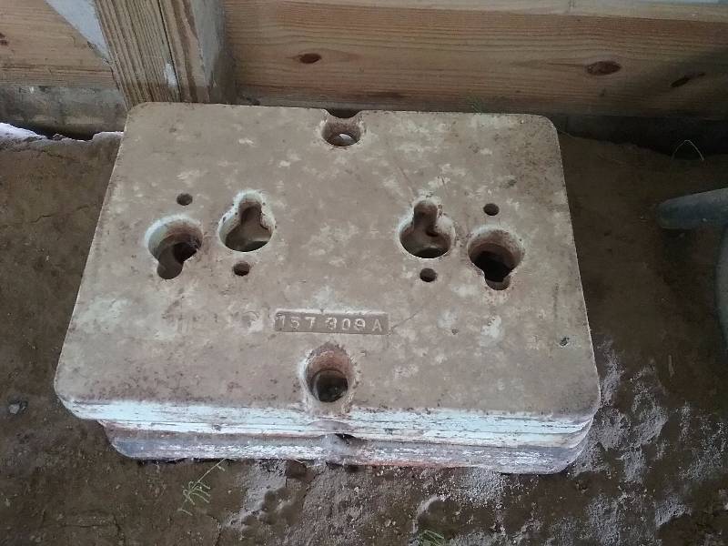 lot 249 image: Oliver Tractor Weights