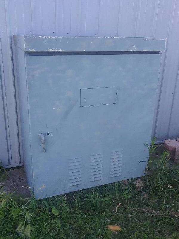 lot 256 image: Metal Cabinet, Aluminum, 28x45x57h