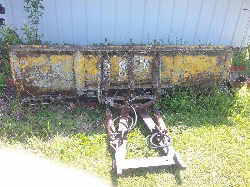 lot 270 image: 7FT Meyer Snowplow