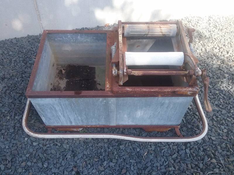 lot 284 image: Vintage White Washer used for Yard Ornament
