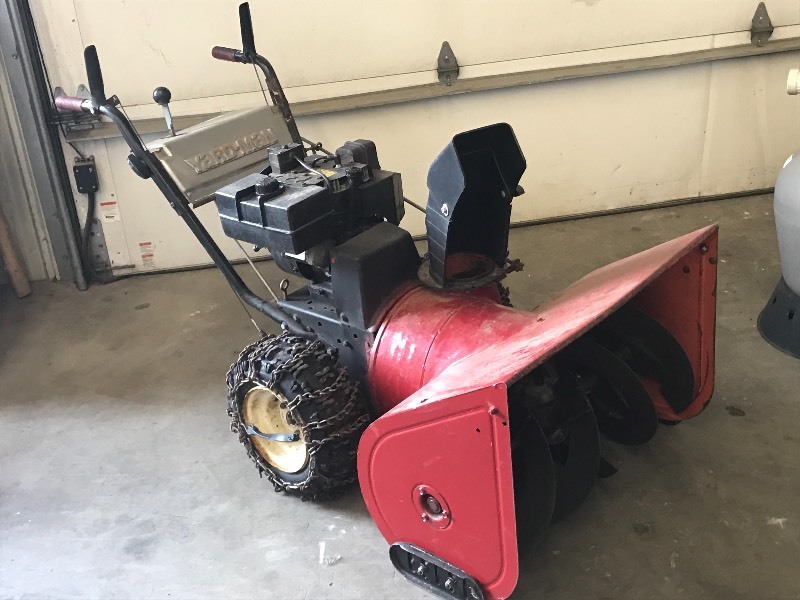 lot 4 image: Yard-Man Two Stage Snowblower, 32 ...