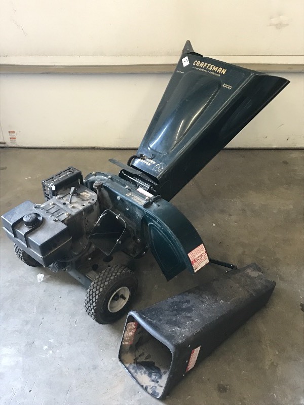 lot 5 image: Craftsman 8HP ChipperShredder, 3 ...
