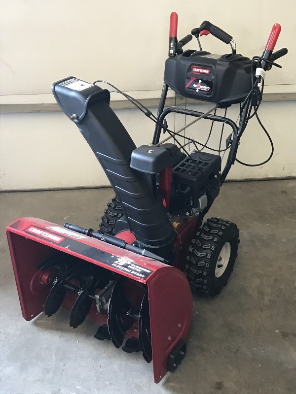 lot 8 image: Craftsman Two-Stage Snowblower, 26...