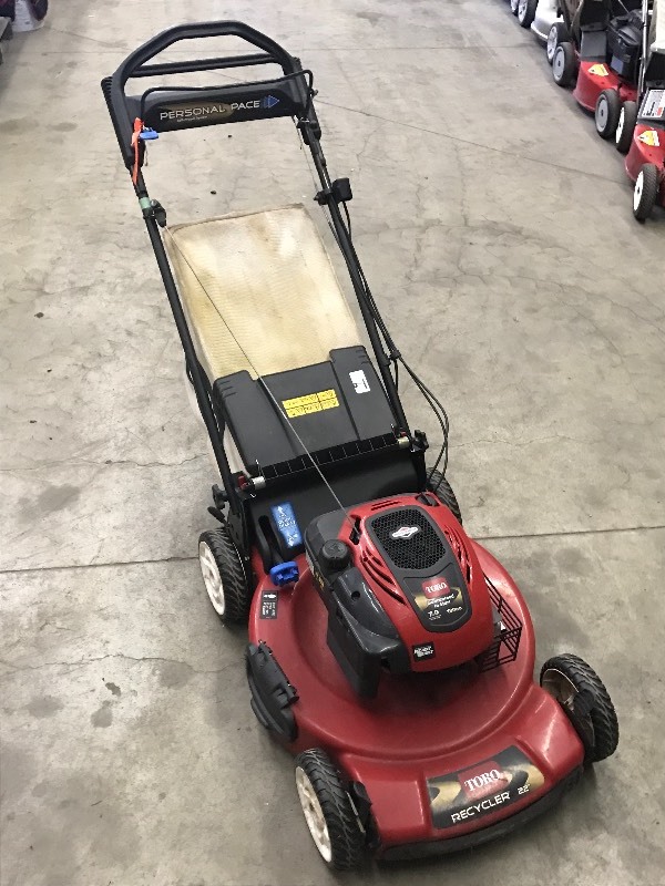 lot 9 image: Toro Personal Pace 22 Self-Propell...