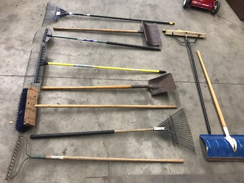 lot 45 image: Large Lot Of Assorted Hand Tools ...