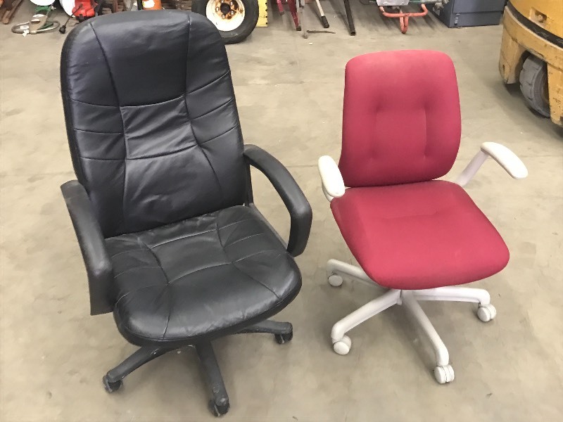 lot 56 image: Lot Of (2) Roling Office Chairs ...