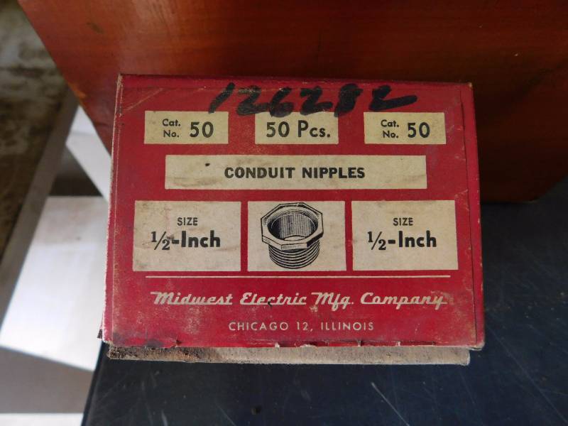 Midwest Electric Company 12 Connectors, Includes Wooden Box