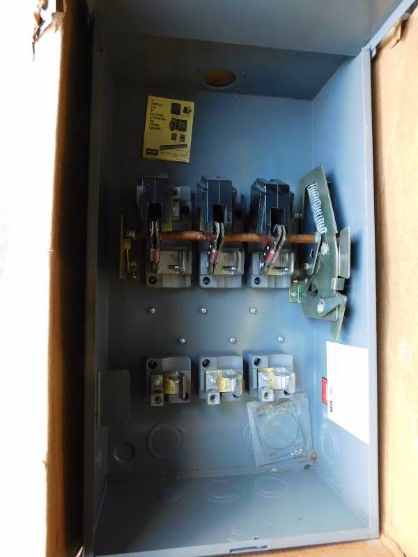 Federal Pacific Electric Company, Safety Switch 600AC volts 200amps 3 Poles