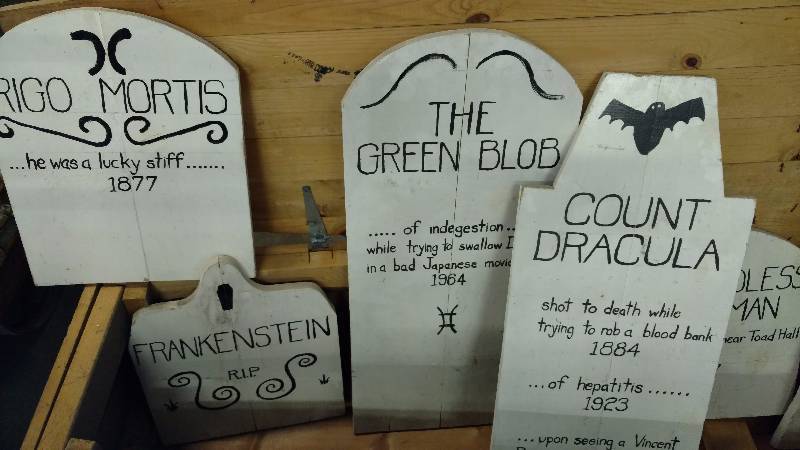 Homemade Coffin (6 12 tall) one hinge is broken and Halloween Signs
