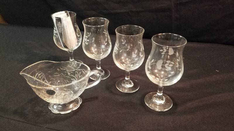 lot 6 image: Wine & Dine