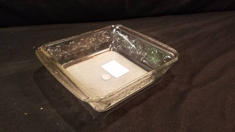 lot 12 image: Make-it Pretty