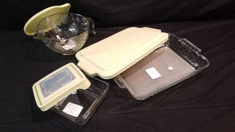 lot 51 image: Pour & Store