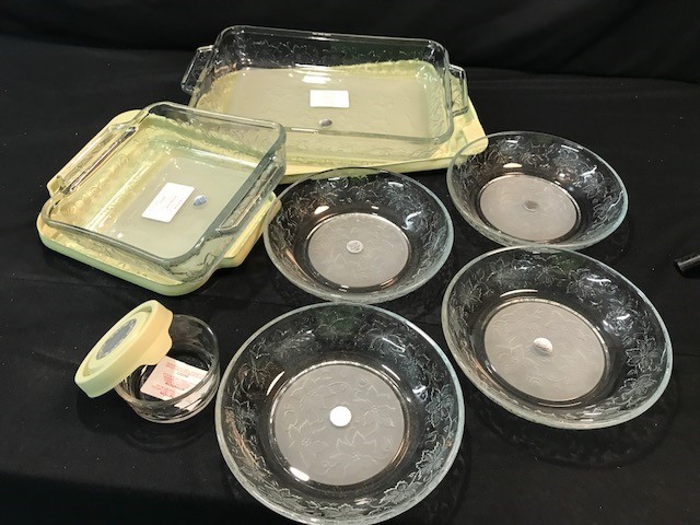 lot 55 image: YourYoure Set