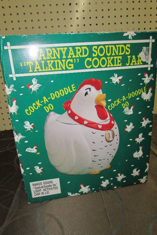 lot 541 image: BARNYARD SOUNDS TALKING CHICKEN COOKIE JAR