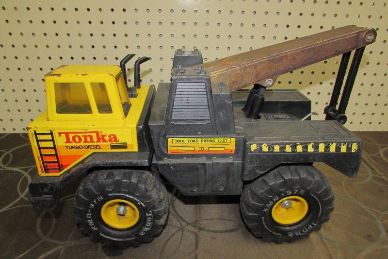 lot 544 image: TONKA METAL TRUCK