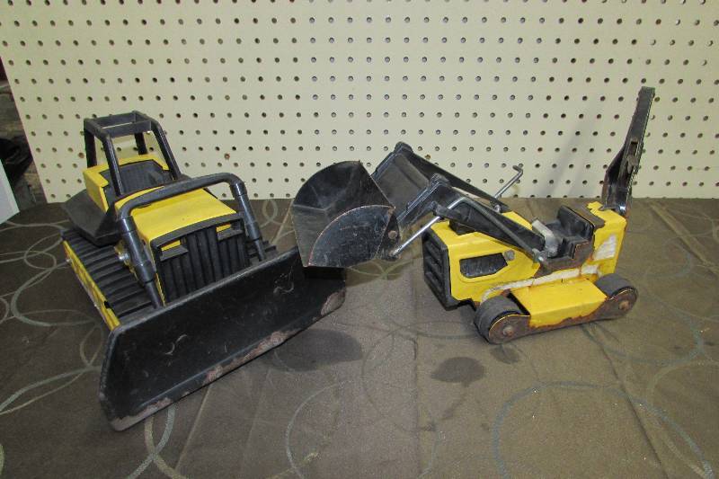 lot 545 image: TWO METAL TONKA TOYS