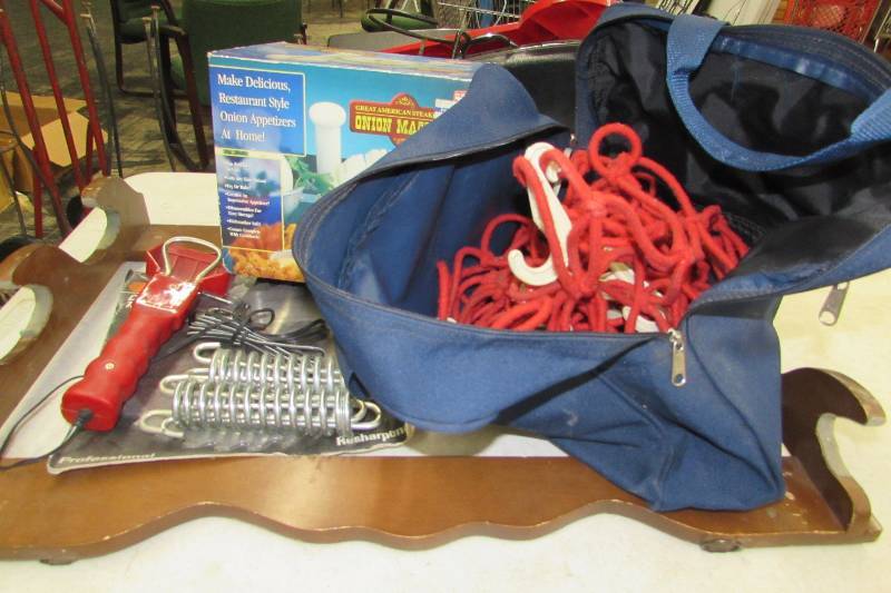 lot 561 image: MISC GARAGE ITEMS