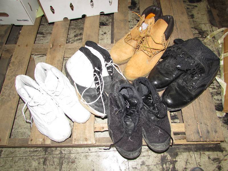 lot 574 image: MENS SIZE 11 AND 10.5 SHOES AND BOOTS