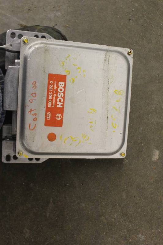 lot 186 image: 1984 BMW 733i ECU
