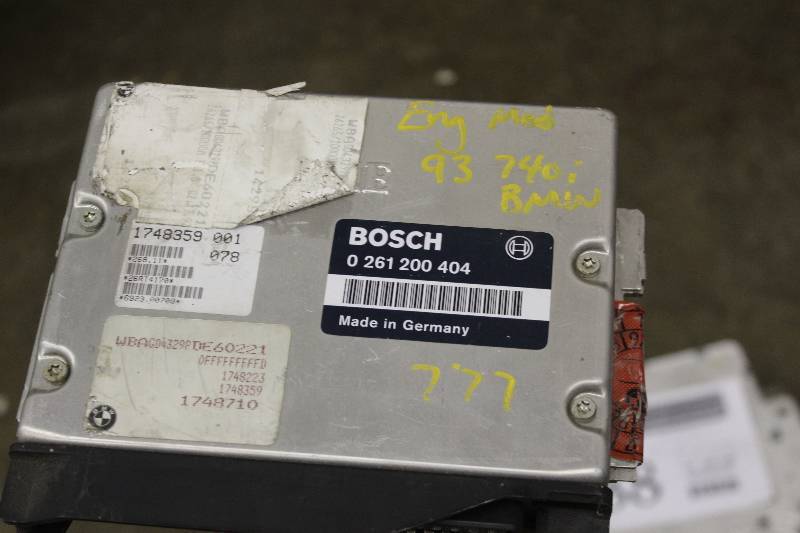 lot 181 image: 1994 BMW 740i ECU