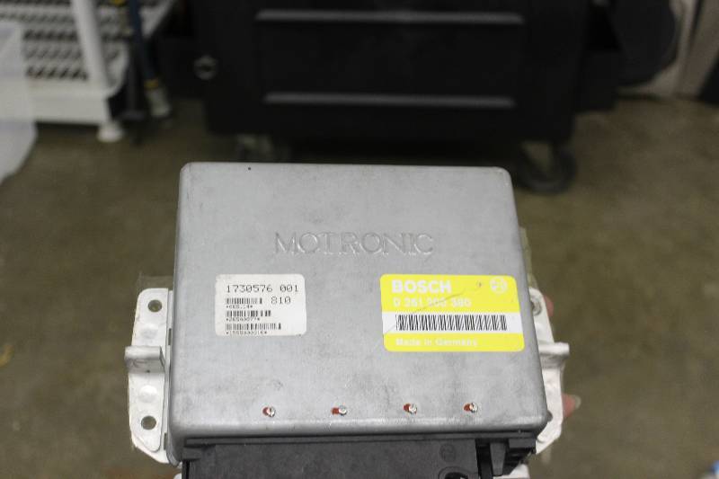 lot 188 image: 1987 BMW 325ic ECU