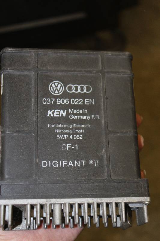 lot 179 image: 1992 VW Cabriolet ECU