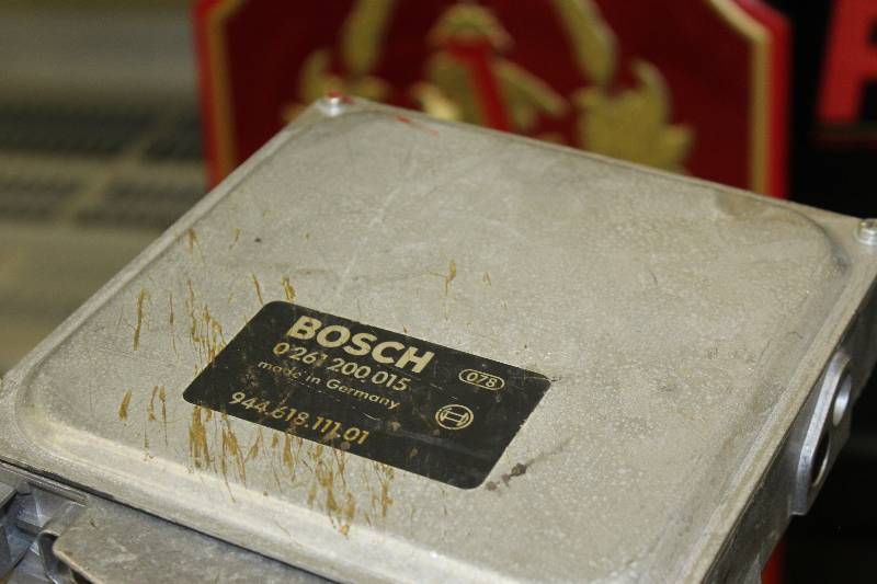 lot 177 image: 1983-1984 Porsche 949 ECU