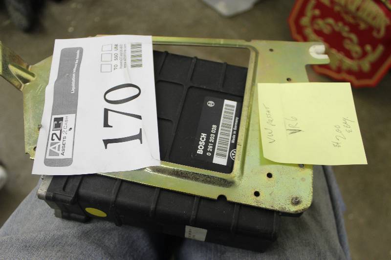 lot 170 image: vW Passat VR6 ECU