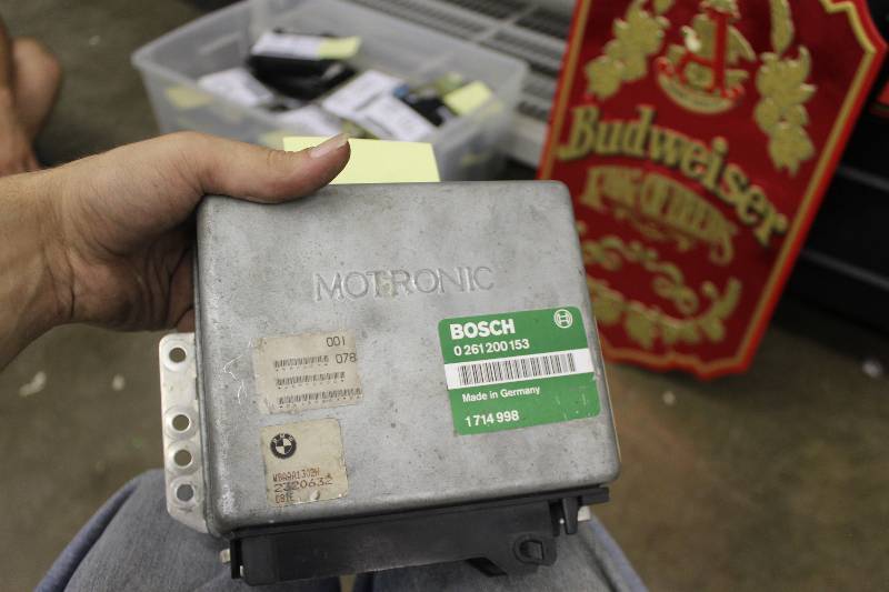 lot 171 image: BMW E30 325 ECU