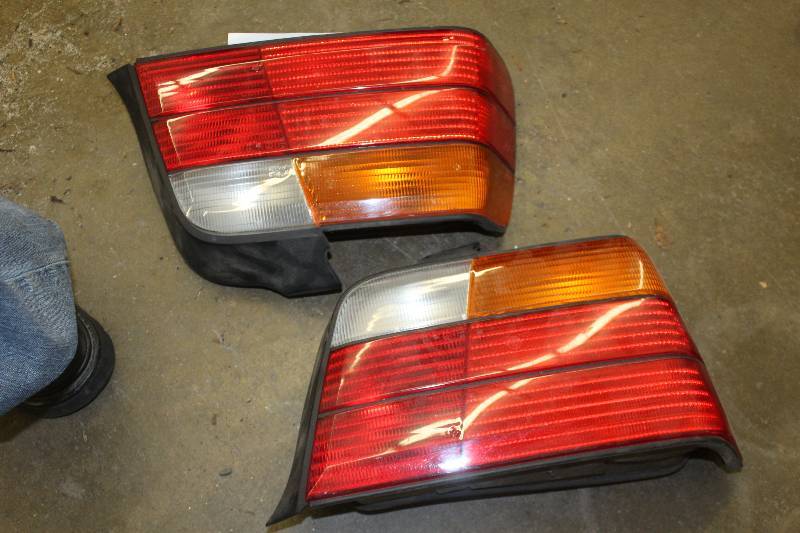 lot 192 image: Lot of (2) BMW E36 3-Series Tail Lights