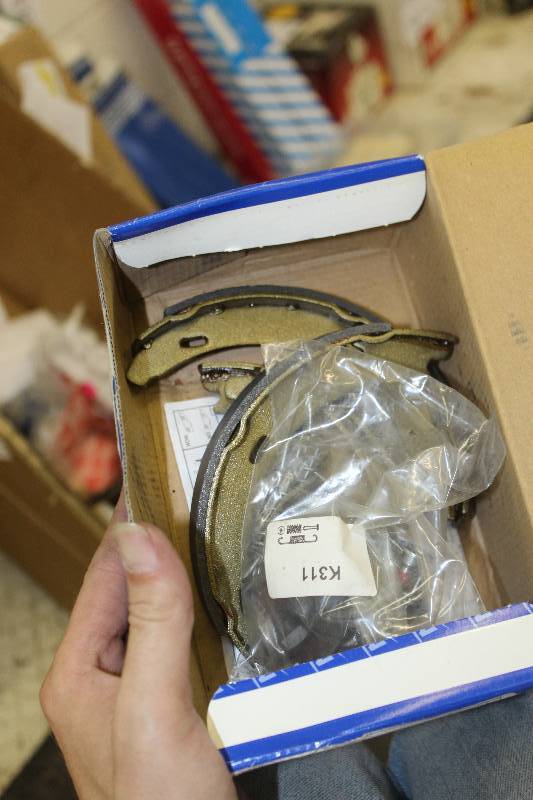 lot 234 image: Mercedes Benz 190 Series Brake Shoe Kit