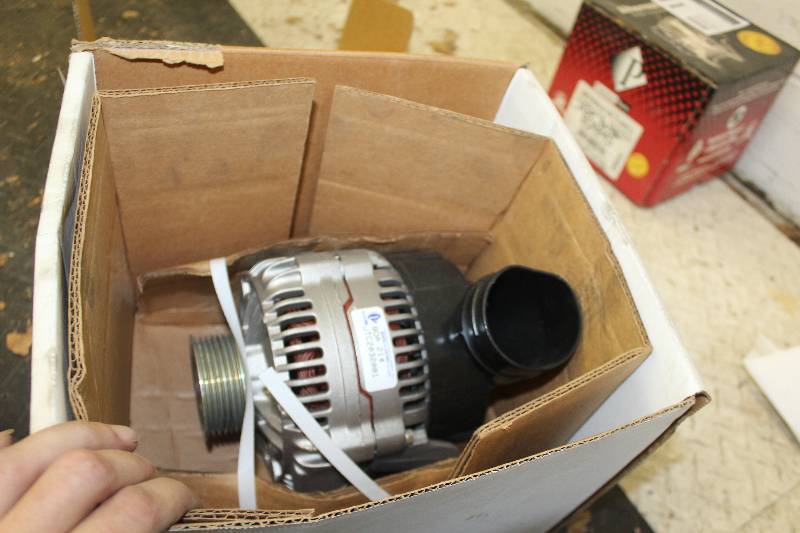 lot 242 image: Precision Parts 1992-1996 Audi A6 Cabriolet 2.8 Alternator