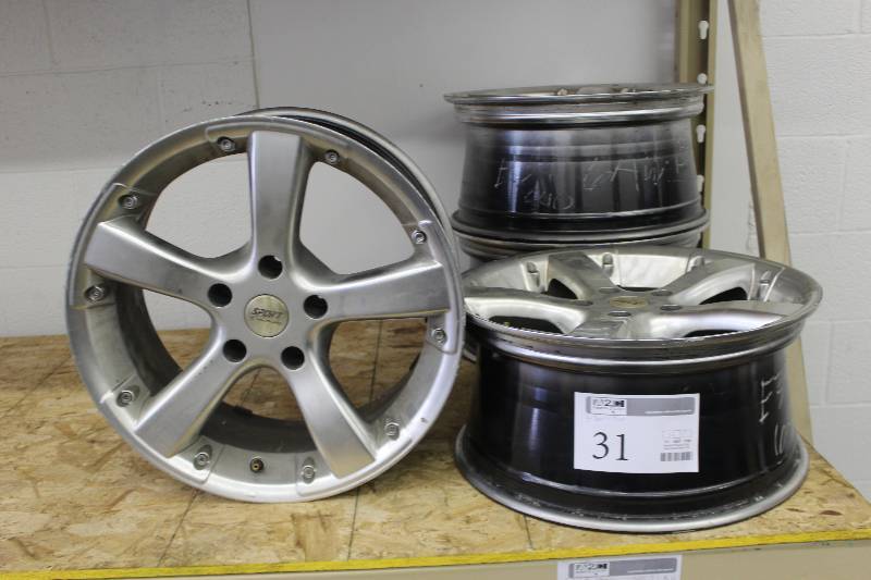 lot 31 image: Lot of (4) Sport 17in. Wheels