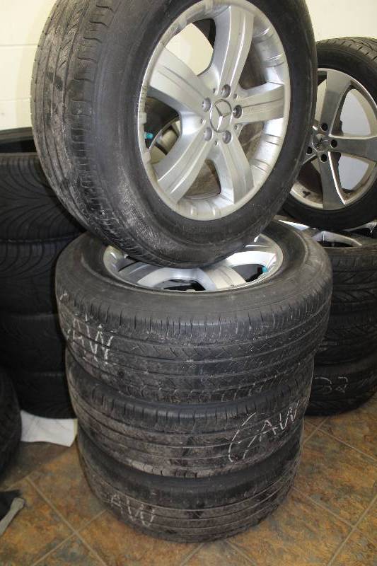 lot 20 image: Lot of (4) Mercedes 18in. Wheels w Michelin P26560R18 Tires