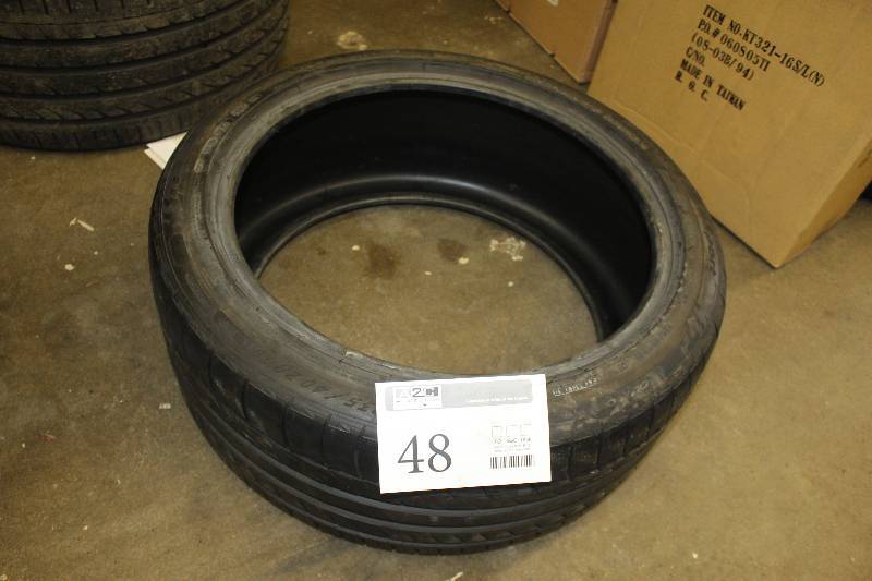 lot 48 image: Michelin Pilot Sport P23540ZR18 Tire