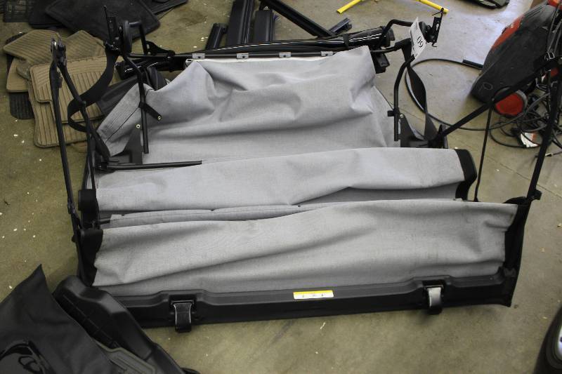 lot 60 image: 2007-2014 Jeep Wrangler Removable Top w Hardware