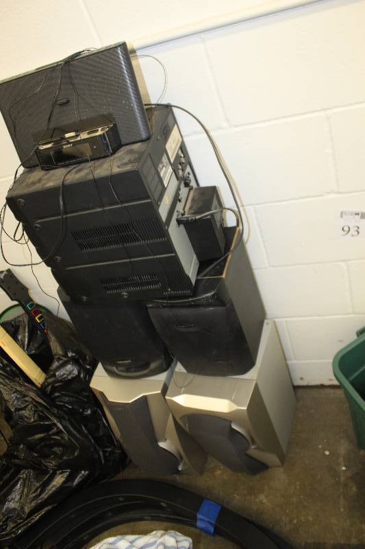 lot 67 image: Stereo Equipment Includes Sony Bookshelf Speakers, Sony iPod Docking Station Player, Philips Magnavox Compact Stereo