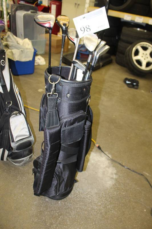 lot 98 image: Alien Golf Club Set w Bag