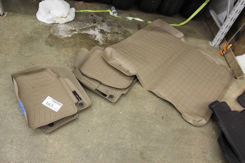 lot 163 image: Lot of (6) 2012 VW Passat Floor Mats
